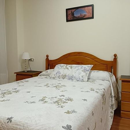 Apartamentos Chevere Rojo-Huca Oviedo Zewnętrze zdjęcie