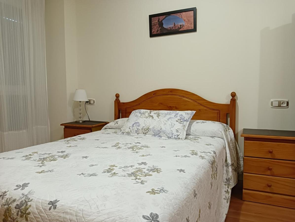Apartamentos Chevere Rojo-Huca Oviedo Zewnętrze zdjęcie