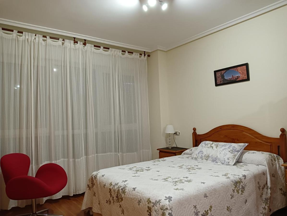 Apartamentos Chevere Rojo-Huca Oviedo Zewnętrze zdjęcie