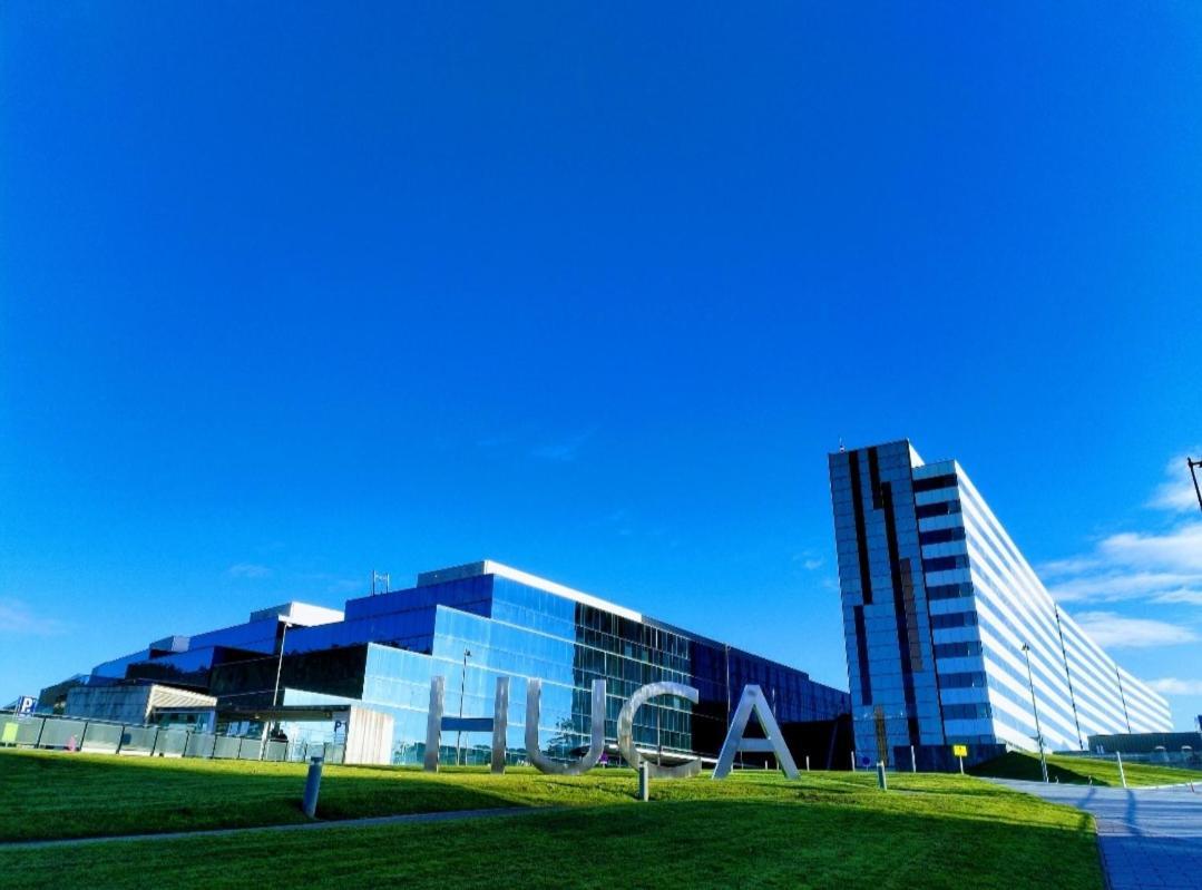 Apartamentos Chevere Rojo-Huca Oviedo Zewnętrze zdjęcie